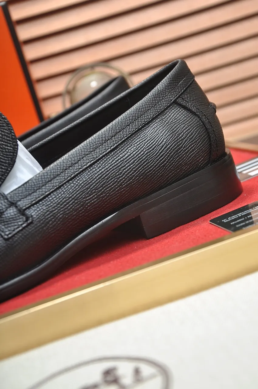 Men's shoes💰540💶[HERMES] (cowhide lining)🍀Italian top luxury🍀He does not pursue novel styles and gorgeous colors, but attracts the favor of successful men with his flawless, elegant and classic style. Formal leather shoes This very comfortable, simple and stable style allows you to easily match any style! The pattern is absolutely 1:1 refined from the original case, and we strive for excellence in materials, imported cowhide + cowhide lining💪💪💪extraordinary texture👍! .Code number: 38-45 (45 customized)